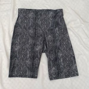 Onzie- size small- biker shorts